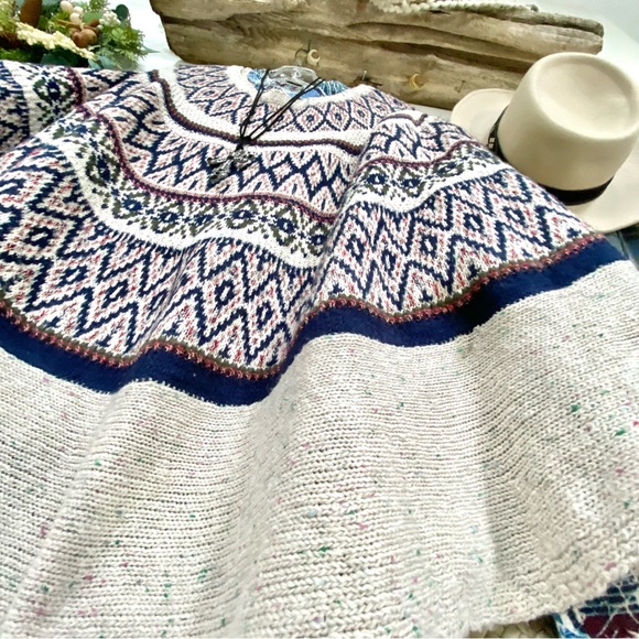Wool blend poncho knit sweater w Aztec/southwestern/praire/fairisle/cottage vibe - Picture 3 of 12